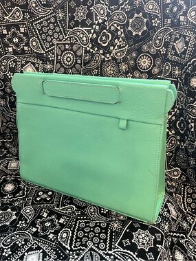 Min and Mon crossbody